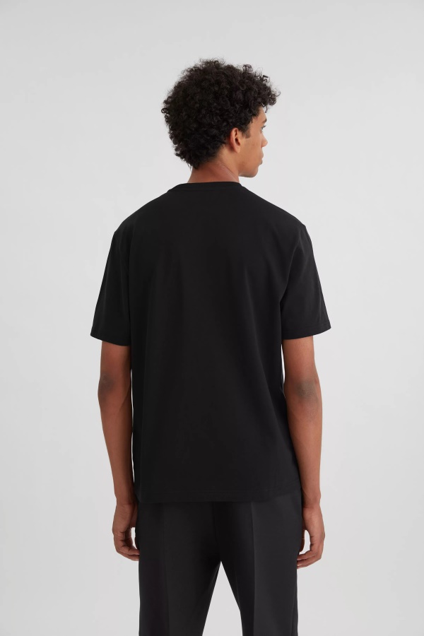 Allekirjoitus T-paita Musta Axel Arigato