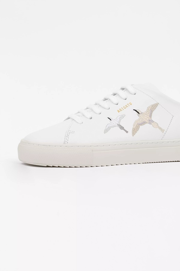 Axel Arigato Puhdistaa 90 Mehiläislintua