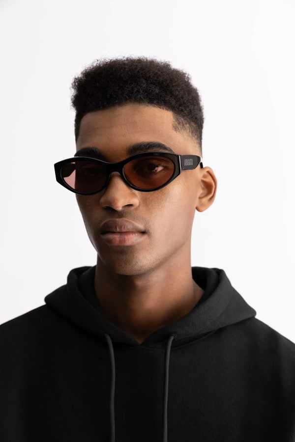 Axel Arigato Tonia Cat-eye Aurinkolasit Musta Tumma Poskipuna