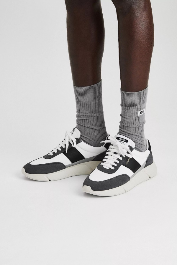 Axel Arigato Tummanharmaa Valkoinen Musta Genesis Vintage Runner