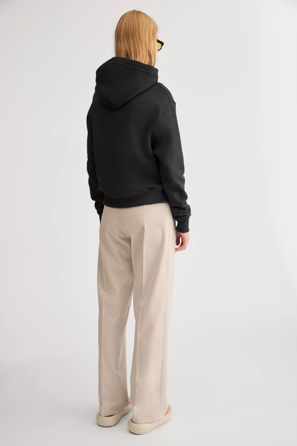 Focus Logo Huppari Musta Axel Arigato