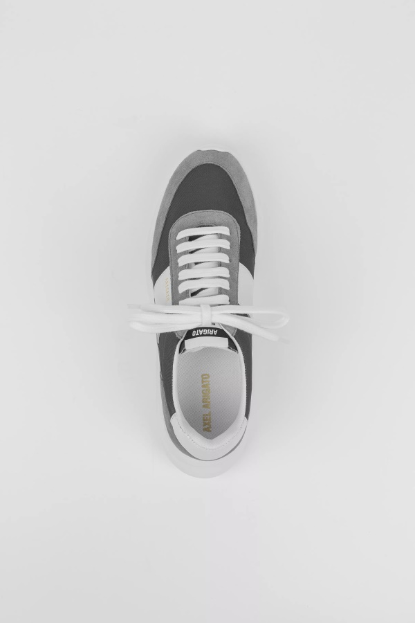 Genesis Vintage Runner Axel Arigato Musta Valkoinen