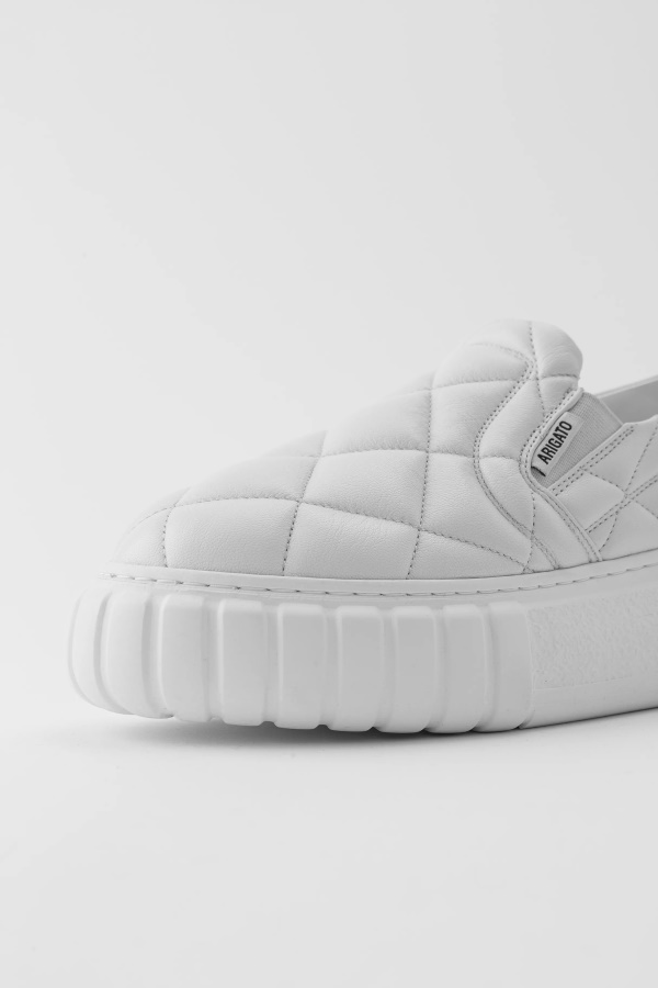 Haze Slip Valkoisella Axel Arigato