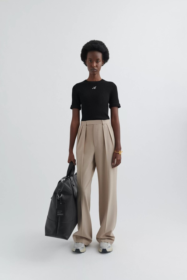 Kunnia Neuloa T-paita Axel Arigato Musta