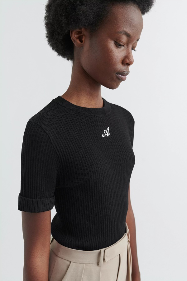 Kunnia Neuloa T-paita Axel Arigato Musta