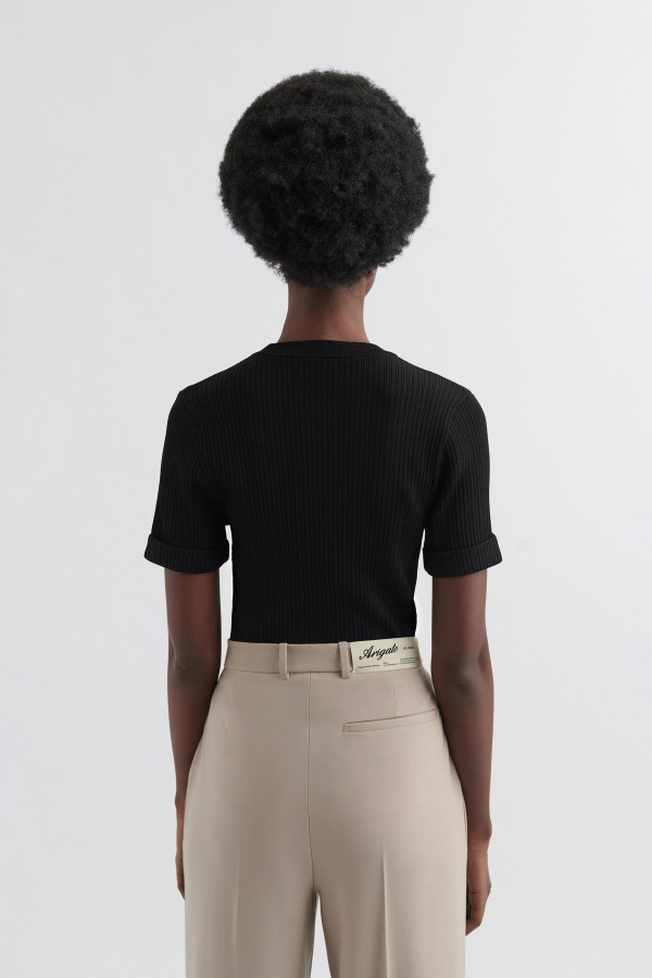 Kunnia Neuloa T-paita Axel Arigato Musta