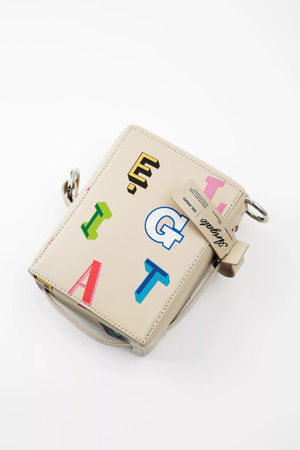 Kuutiomonogrammi Nahkapussi Axel Arigato Vaalea Beige