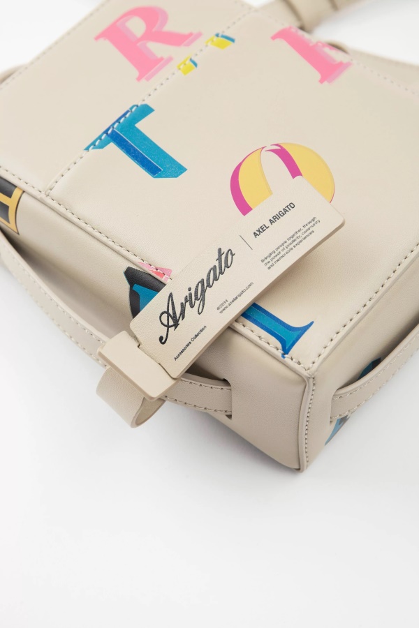 Kuutiomonogrammi Nahkapussi Axel Arigato Vaalea Beige