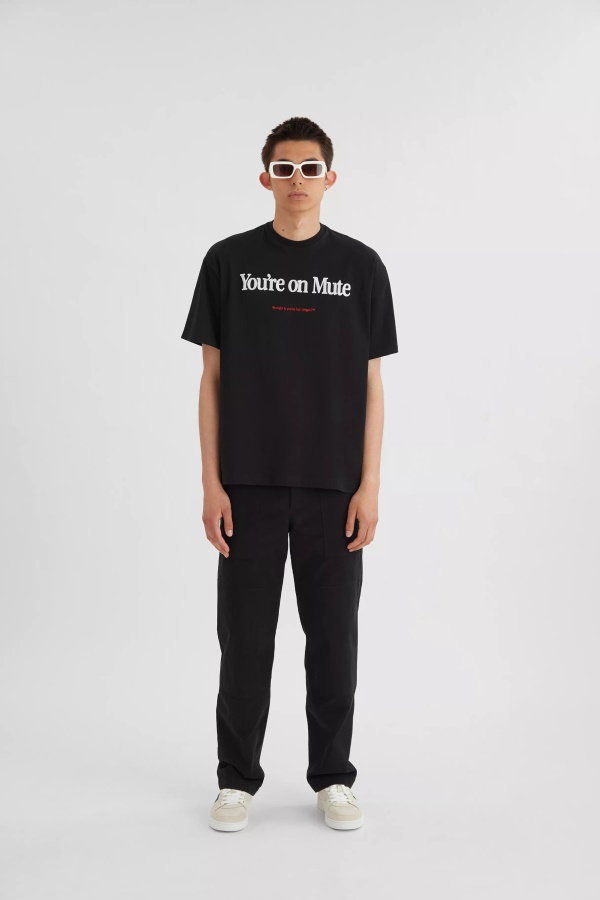 Mykkä T-paita Musta Axel Arigato