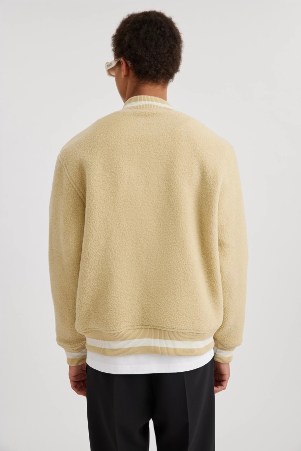 Off Court Pommikone Vaalea Beige Axel Arigato