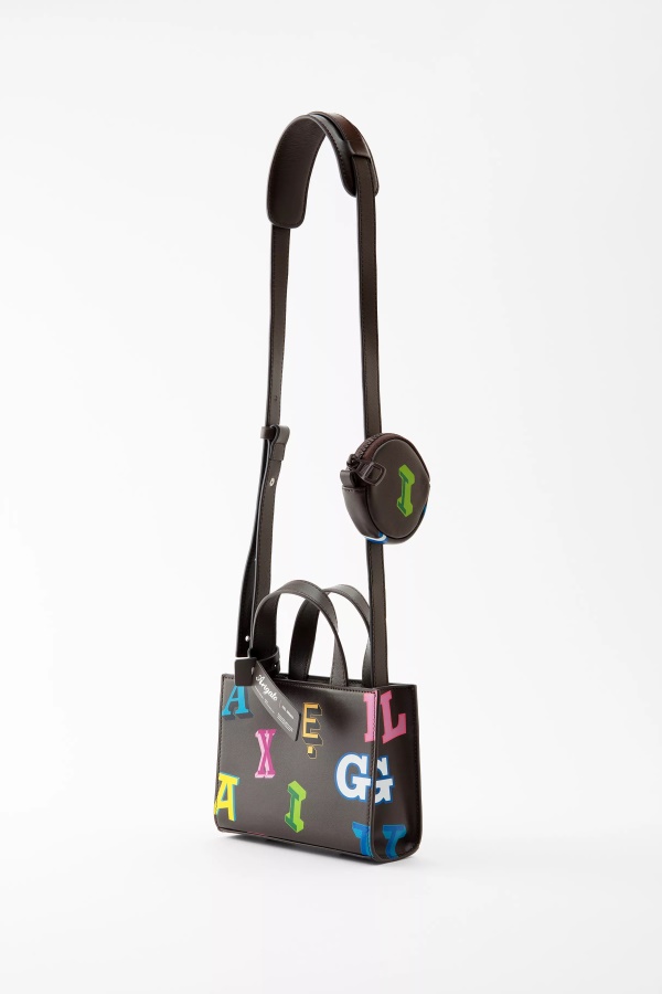 Ominaisuus Monogrammi Nahkalaukku Tummanruskea Axel Arigato