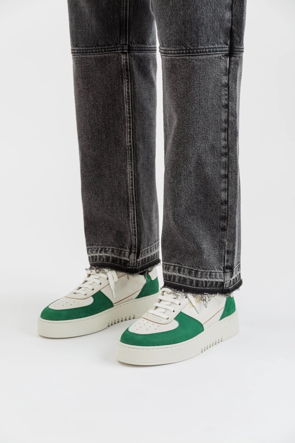 Valkoinen/lehtaalinvihreä