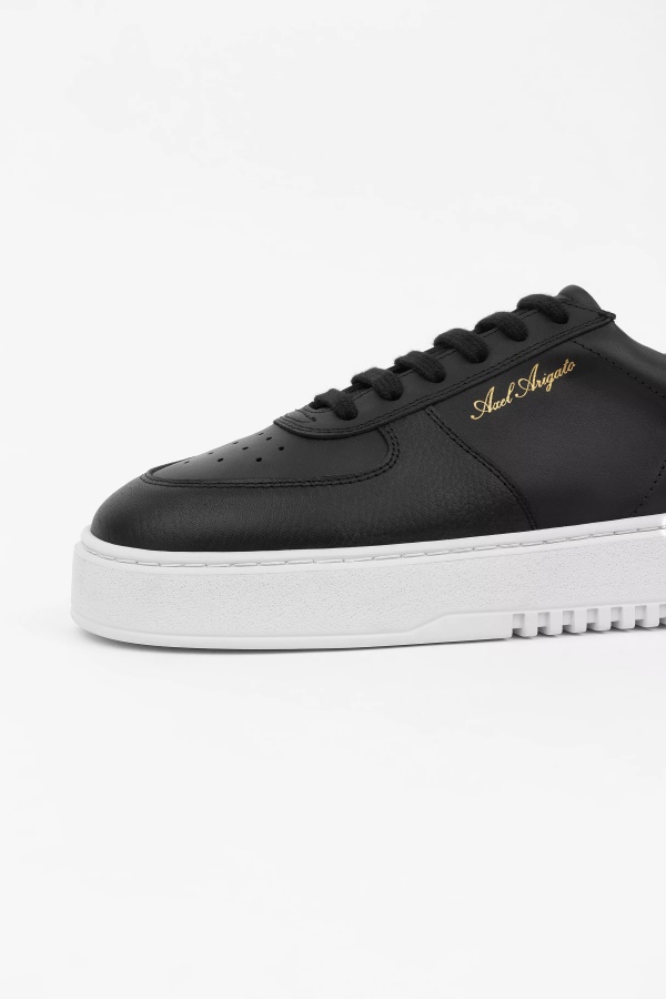 Orbit Tennarit Musta Axel Arigato