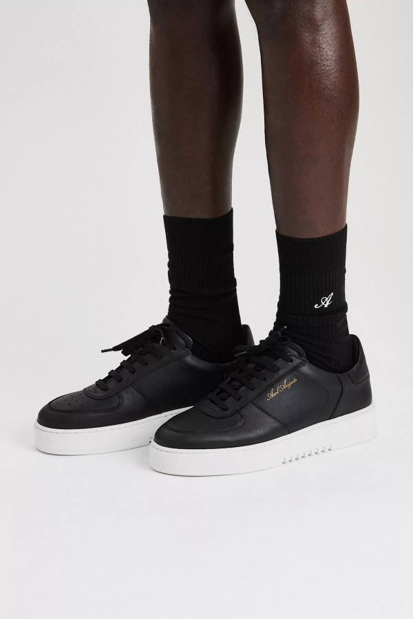 Orbit Tennarit Musta Axel Arigato