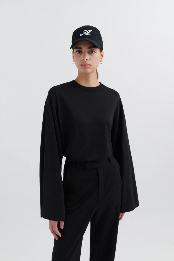 Paikallinen Pitkähihainen T-paita Musta Axel Arigato