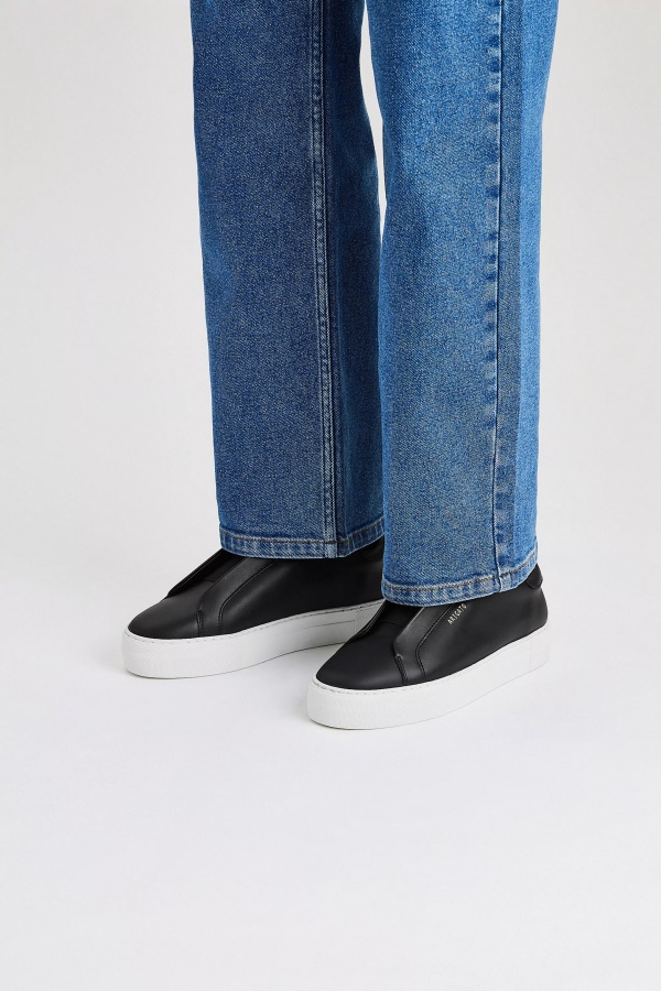 Puhdas 360 Nauhaton Musta Axel Arigato