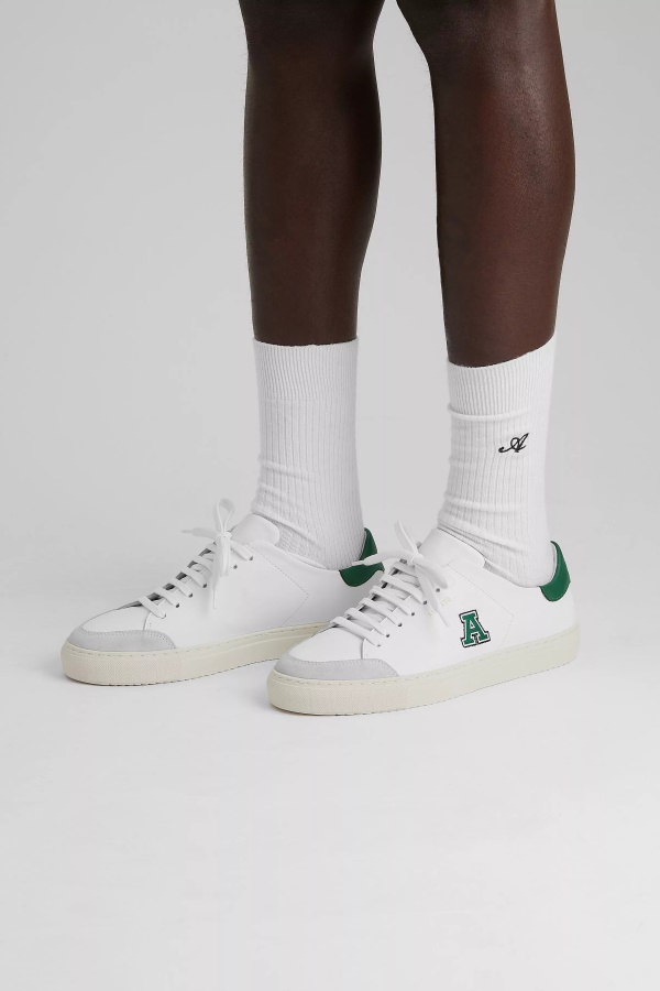 Valkoinen/lehtaalinvihreä